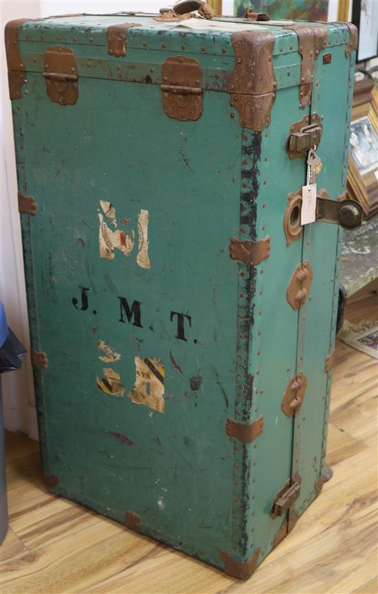 A steamer trunk W.54cm